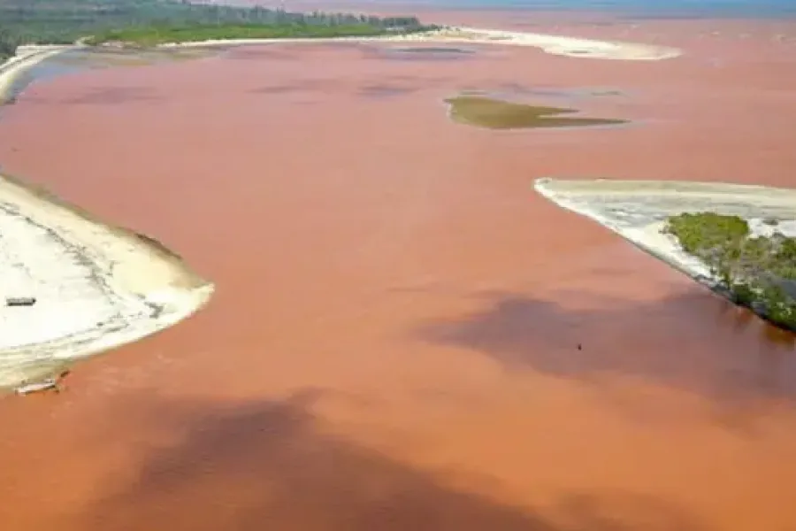 Canoe ride on the Tana River